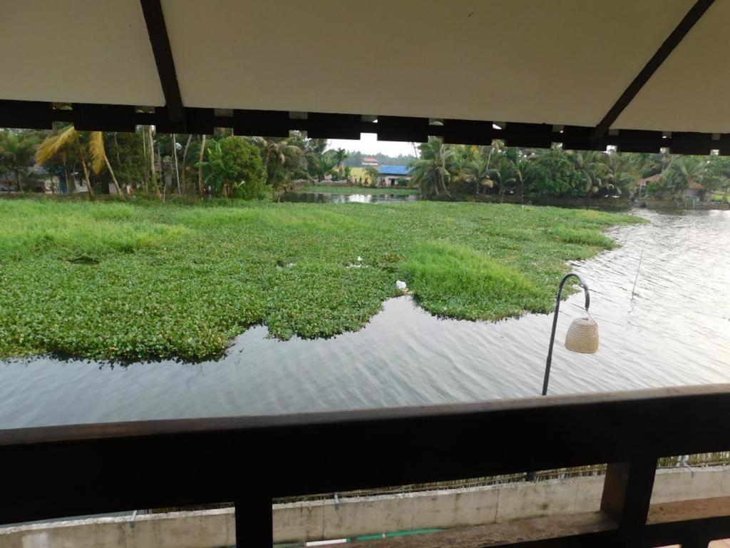 Paloma Backwater Resorts Alappuzha Exterior foto